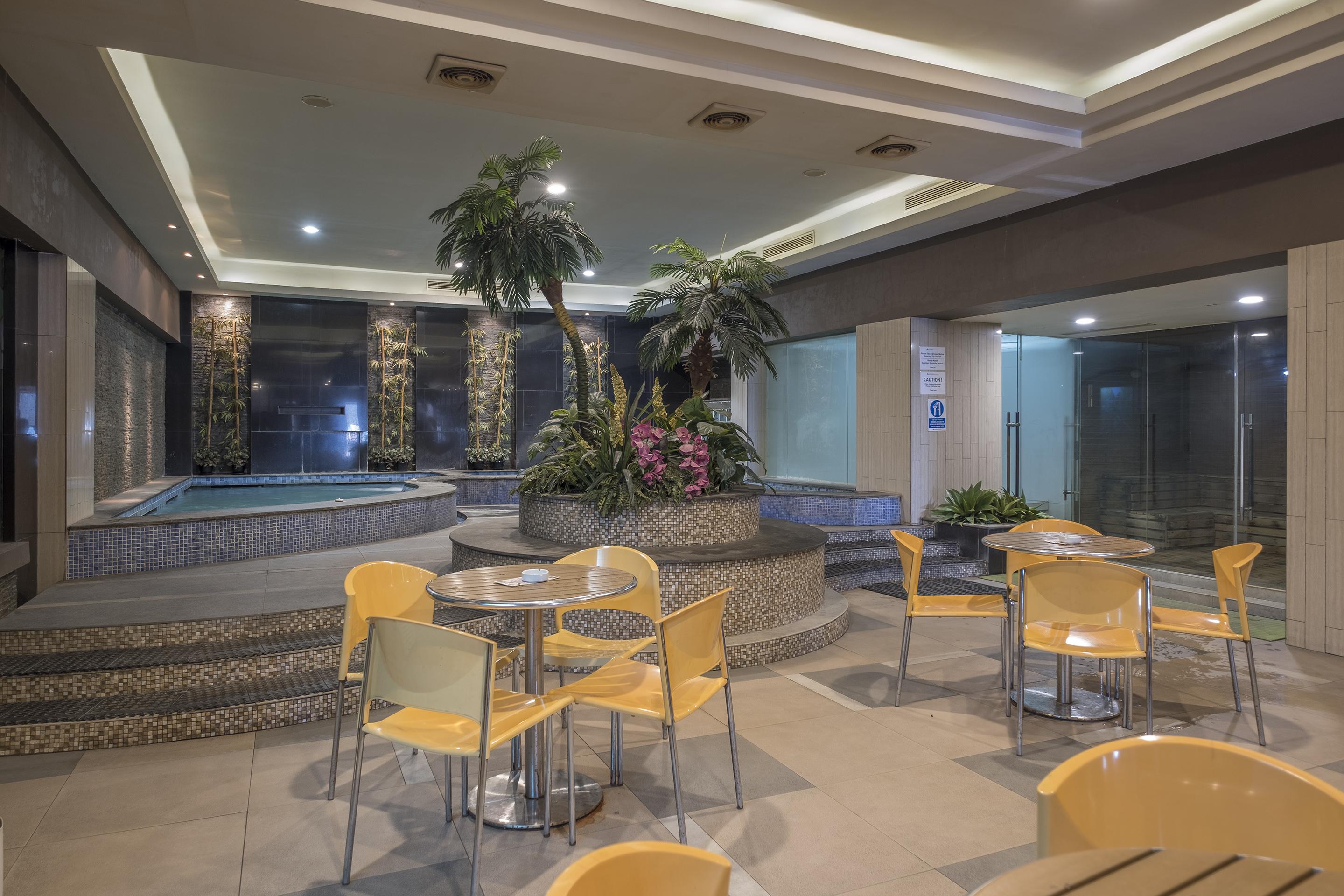 Aswin Hotel And Spa Makassar Buitenkant foto