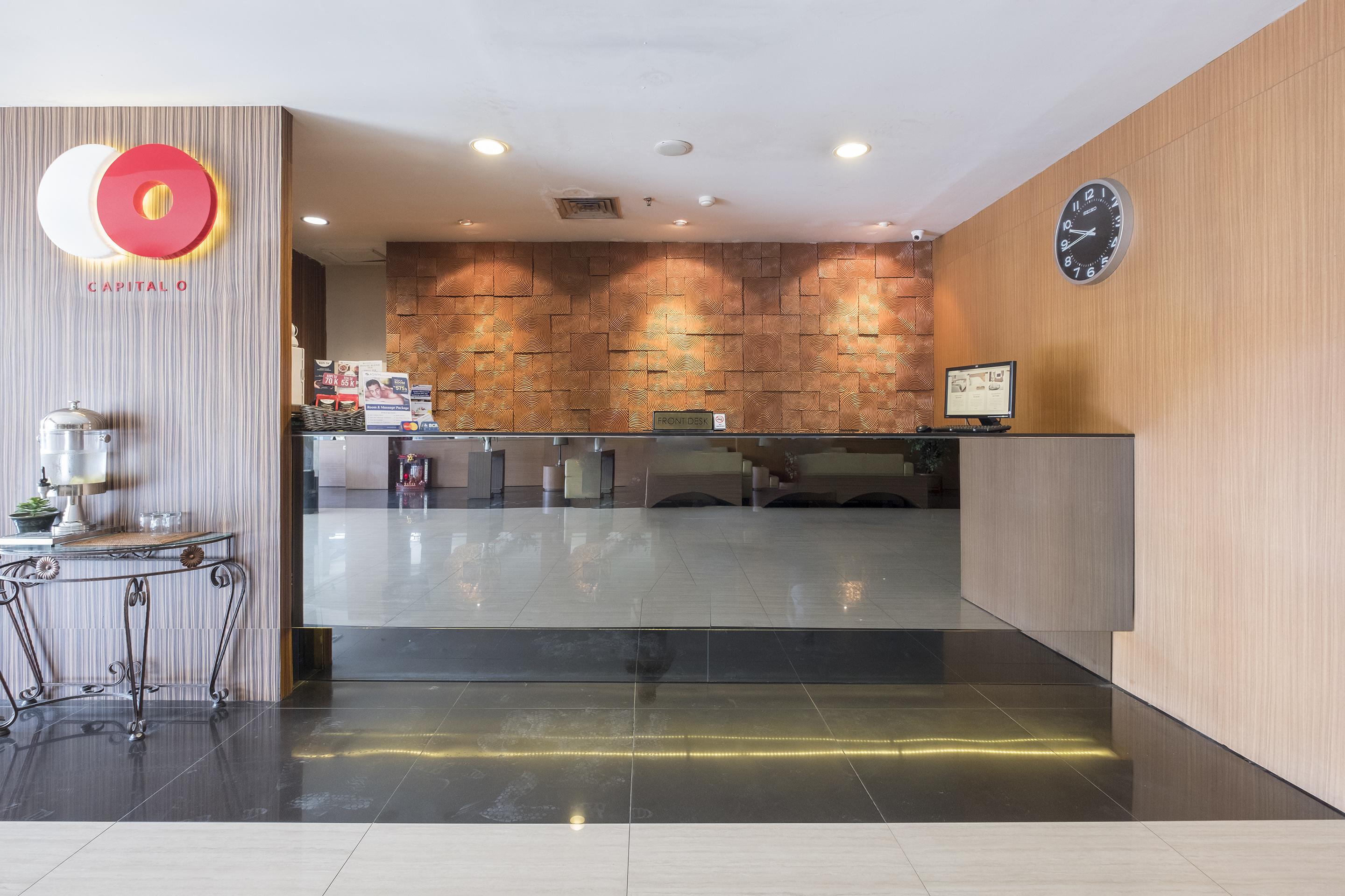Aswin Hotel And Spa Makassar Buitenkant foto