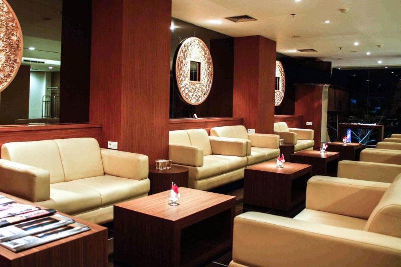 Aswin Hotel And Spa Makassar Buitenkant foto