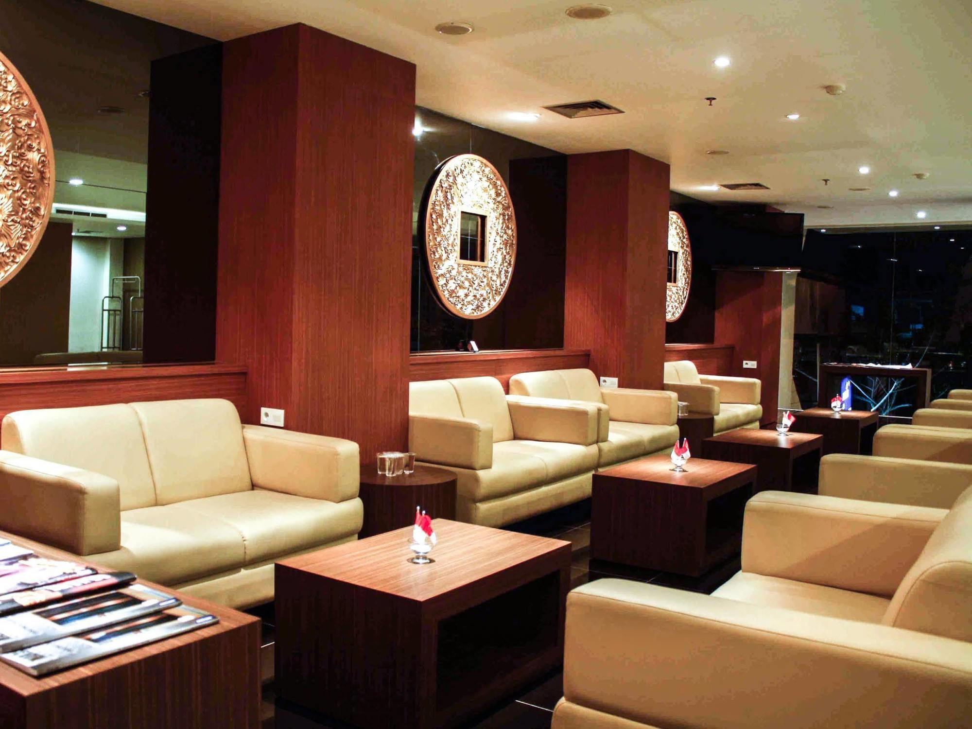 Aswin Hotel And Spa Makassar Buitenkant foto