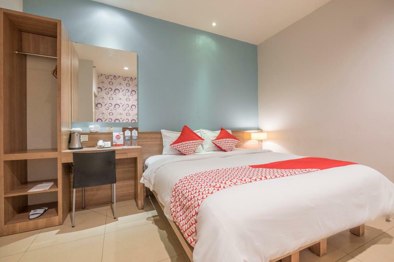 Aswin Hotel And Spa Makassar Buitenkant foto
