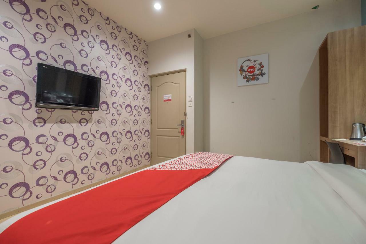 Aswin Hotel And Spa Makassar Buitenkant foto