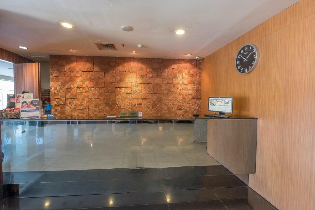 Aswin Hotel And Spa Makassar Buitenkant foto